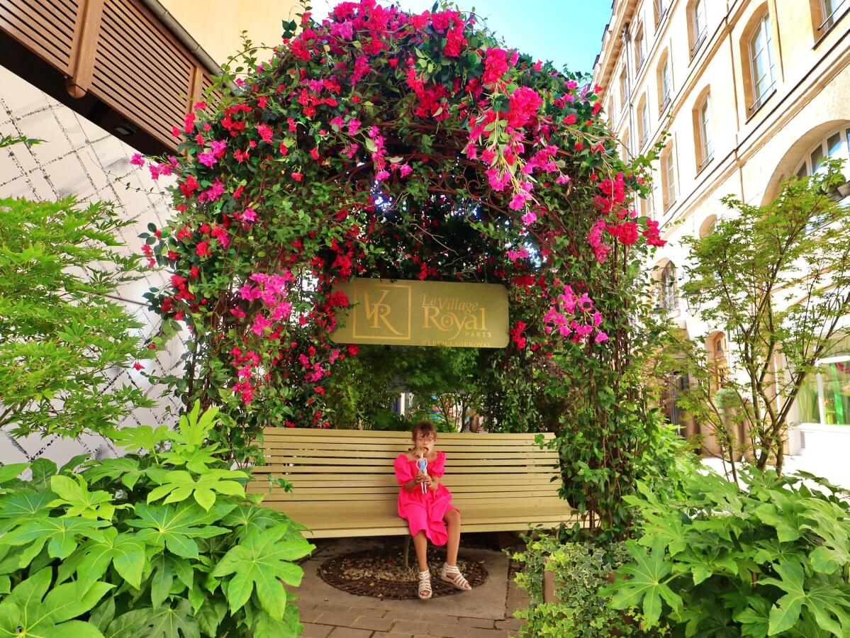 El jardín de rosas más antiguo del mundo florece en París