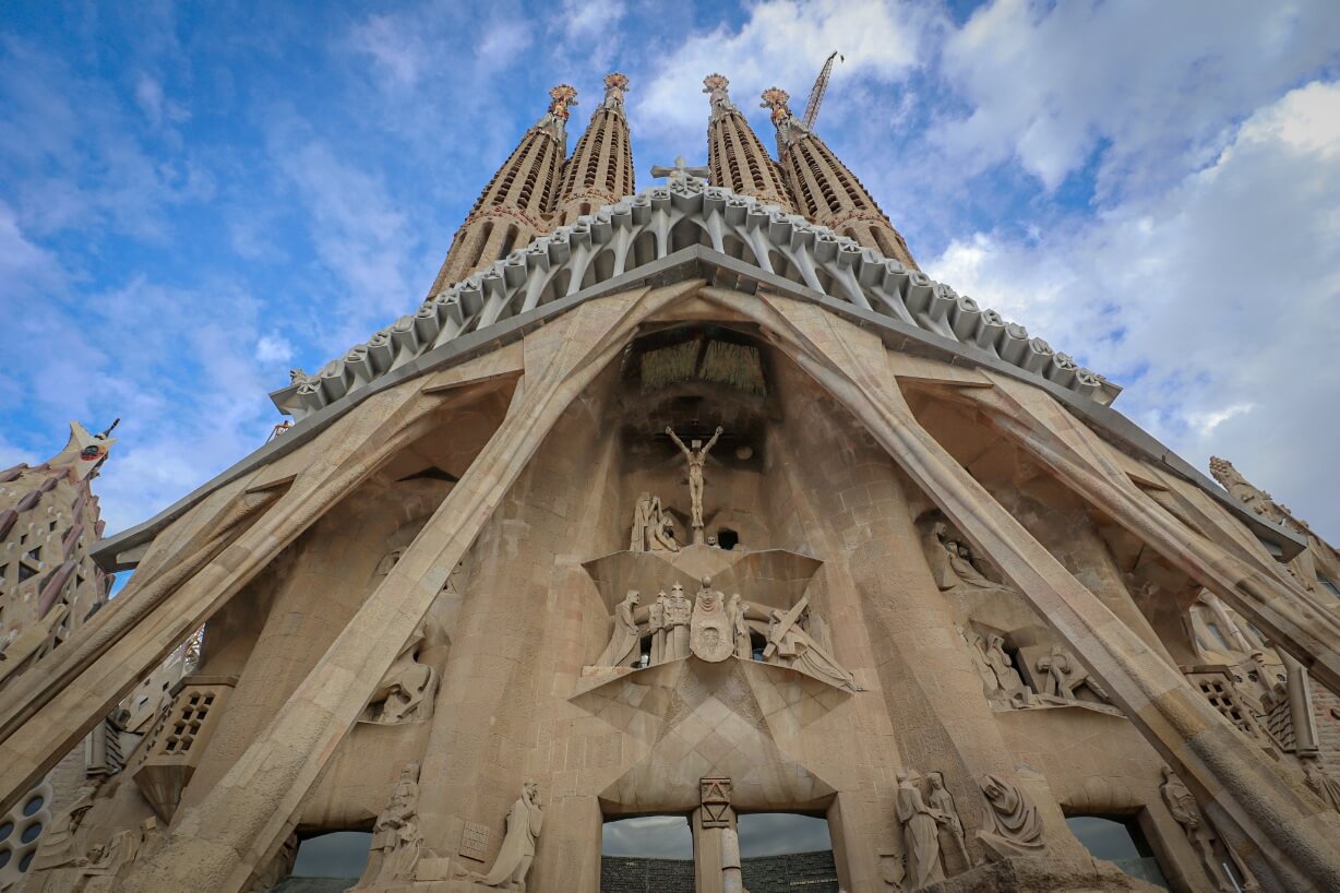 Basilica-Sagrada-familia-barcelona-1730607604356