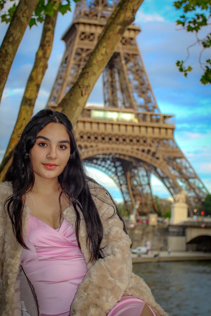 Quinceanera-en-paris-torre-eiffel-1715483583984